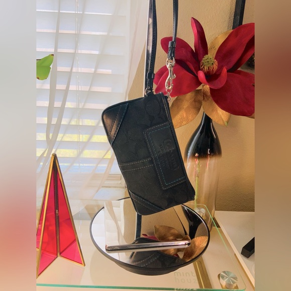 Coach Wristlet - Picture 1 of 3